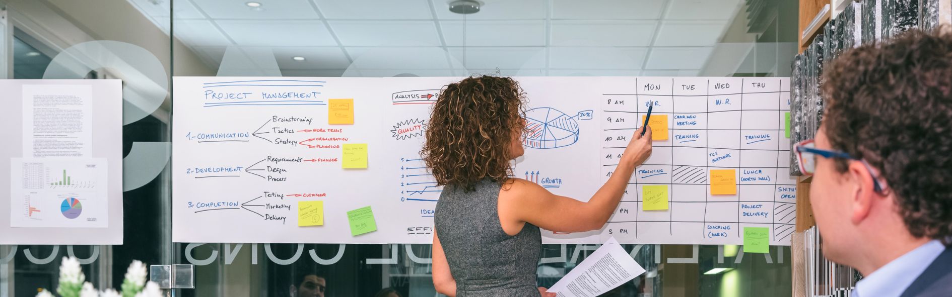 Conoce las mejores herramientas de gestión de proyectos para organizar tareas, coordinar equipos y mejorar la productividad.